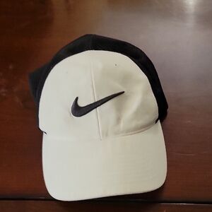Nike Two-Tone Black and Cream Hat